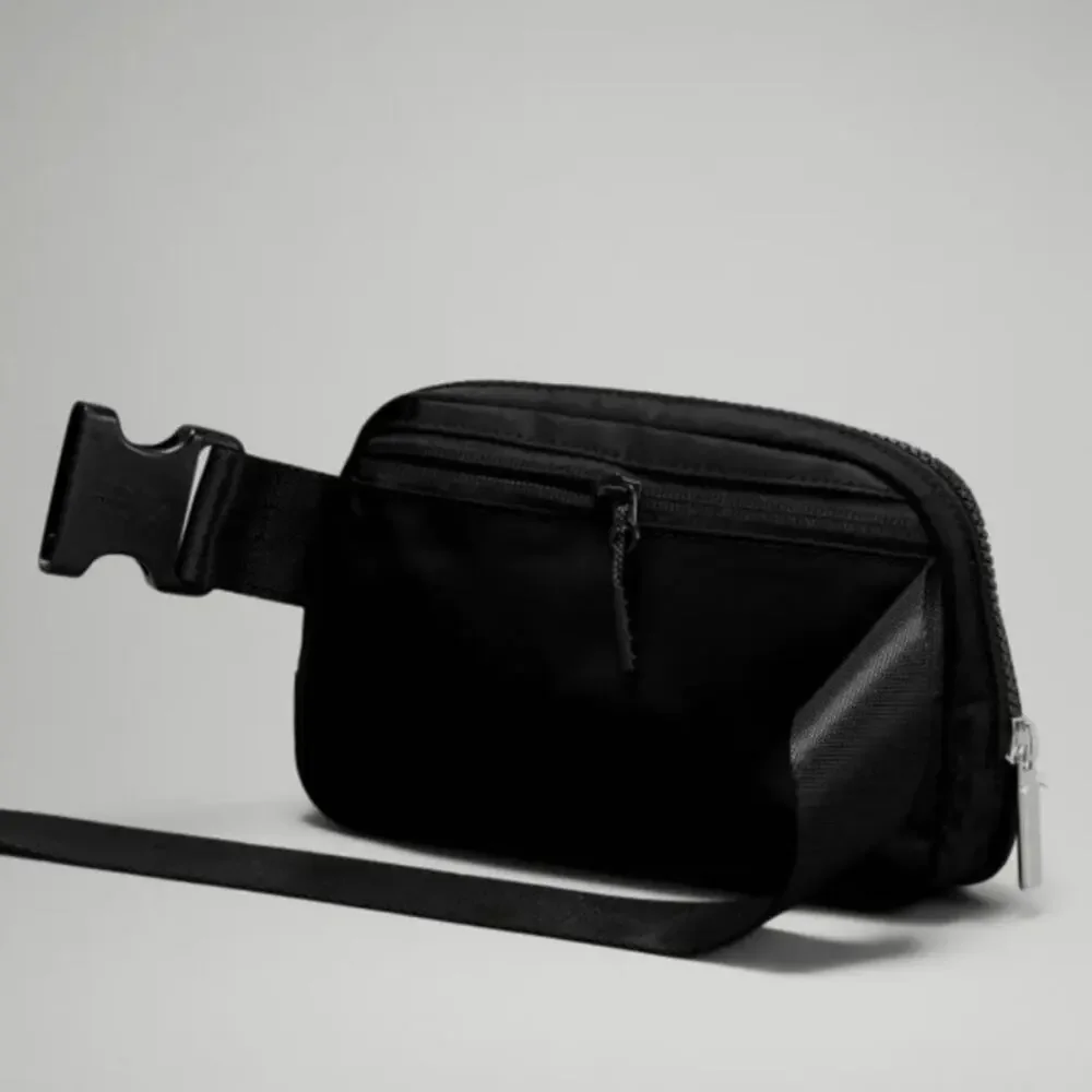 NWT Lululemon Everywhere Belt Bag 1L - Black OS - Picture 3 of 7